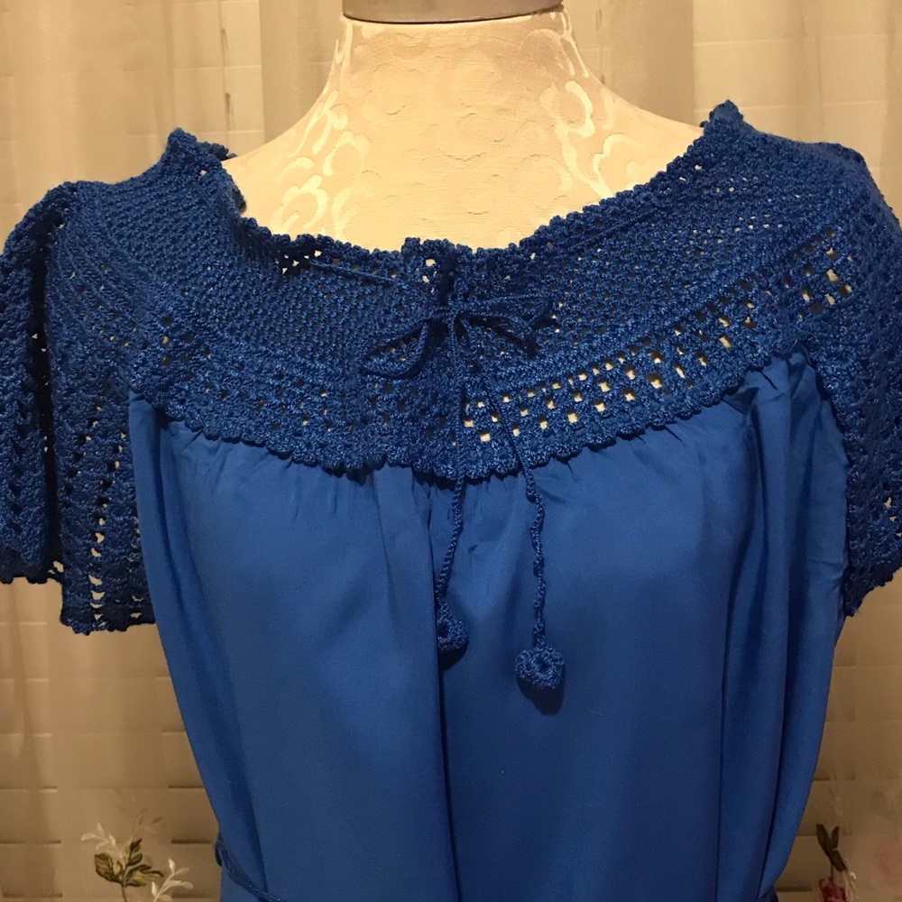 Blouses - Picture 4 of 8